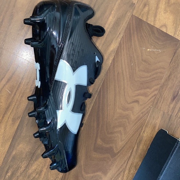 Under armor cleats for boys - Picture 2 of 4